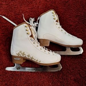 BladeRunner Auora size 6 womens Skates